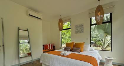 Deluxe Room in Punta Uva with AC & Pool • Selvatica