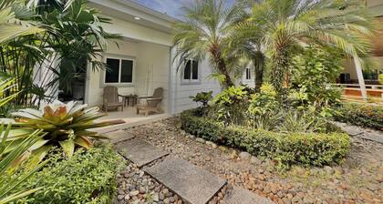 Doble Supeior Room | AC | Pool | Shared Kitchen • Selvatica