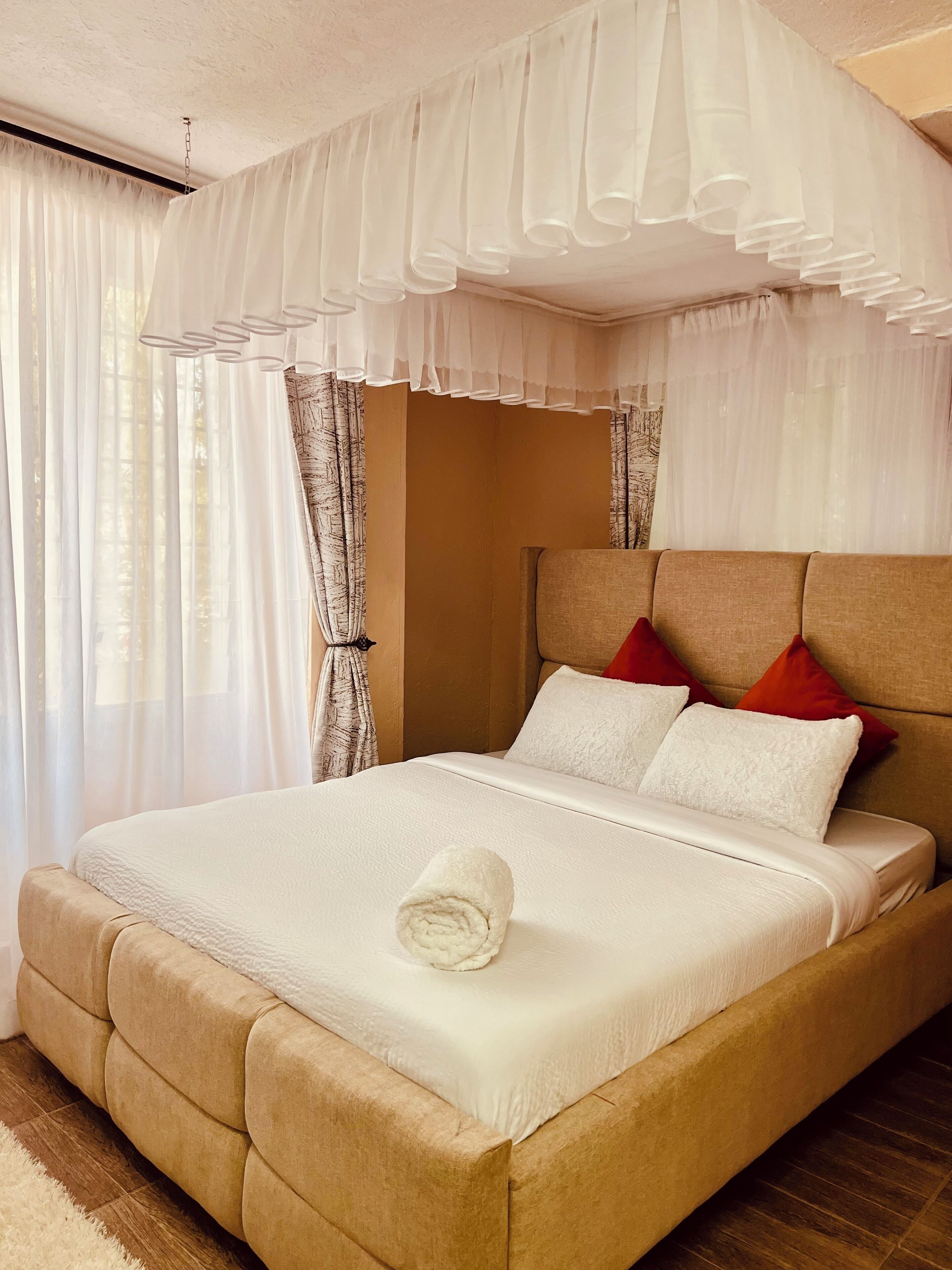 1 dormitorio, tabla de planchar con plancha, wifi y ropa de cama