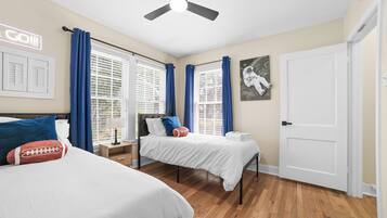 5 室のベッドルーム、アイロン / アイロン台、インターネット、ベッドシーツ