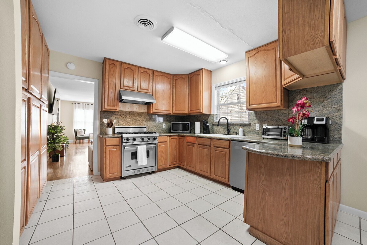 Photo 3 of Casa Grande ATX · Central Austin · Spacious 5BR Retreat w/ Hot Tub & Game Patio