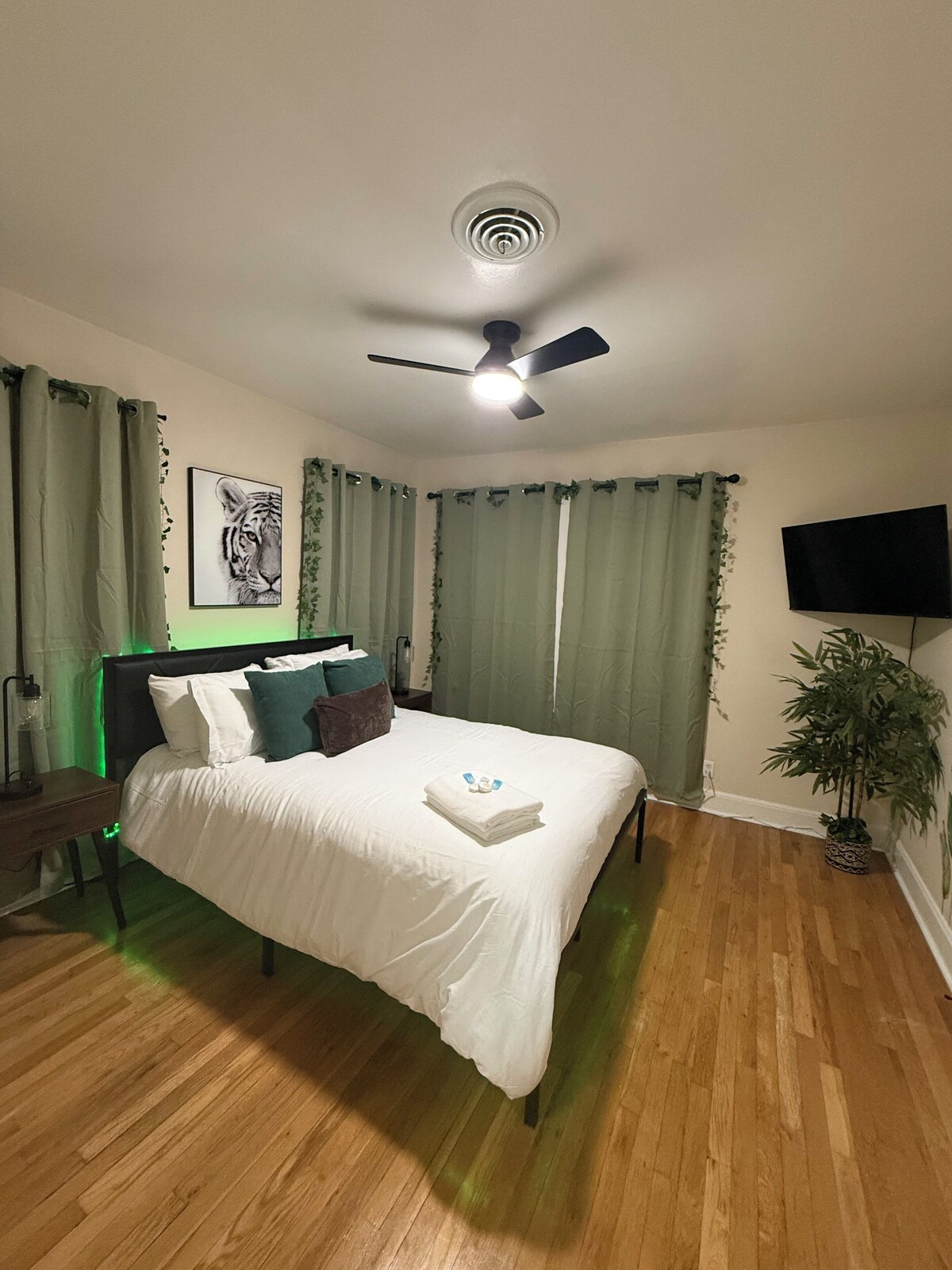 Photo 25 of Casa Grande ATX · Central Austin · Spacious 5BR Retreat w/ Hot Tub & Game Patio