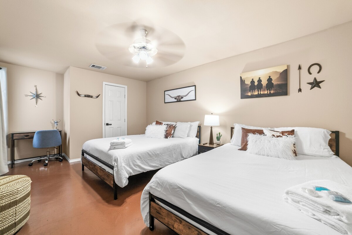 Photo 22 of Casa Grande ATX · Central Austin · Spacious 5BR Retreat w/ Hot Tub & Game Patio