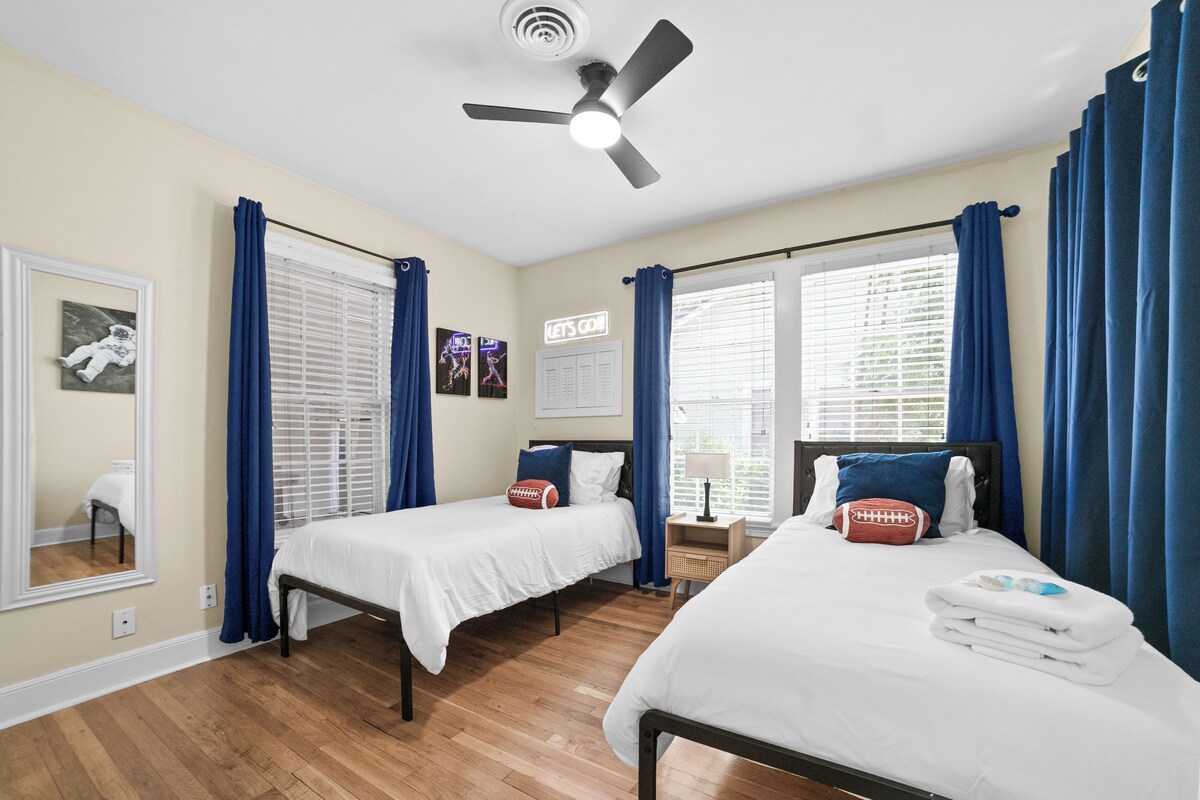 Photo 9 of Casa Grande ATX · Central Austin · Spacious 5BR Retreat w/ Hot Tub & Game Patio