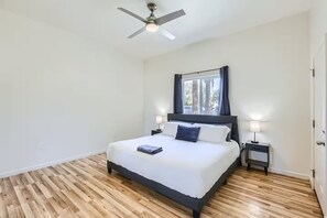 3 bedrooms, iron/ironing board, WiFi, bed sheets - Central Phoenix 3-Bed, 2-Bath (Phoenix)