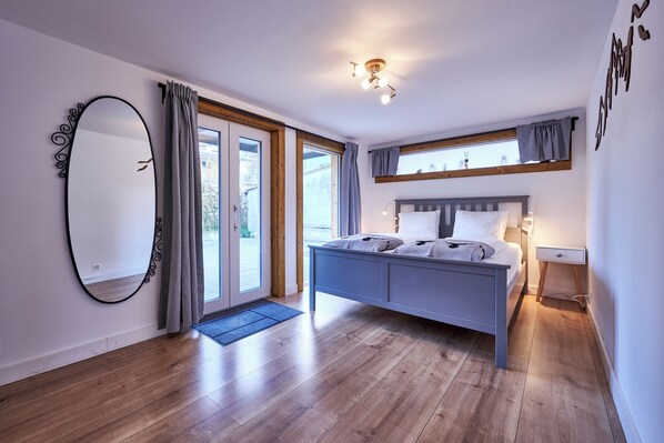 2 chambres, fer et planche à repasser, Wi-Fi, draps fournis