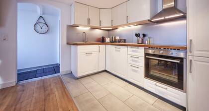 Fantastic 2 Bedroom Garden Apartment with Mountain View in Interlaken