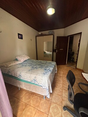 4 Schlafzimmer, Bügeleisen/Bügelbrett, WLAN, Bettwäsche