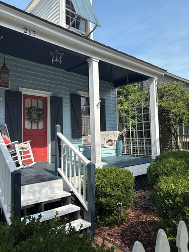 Beautiful French Creole Historical studio in downtown Pensacola.. one of a kind!