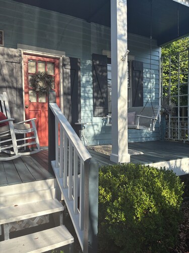 Beautiful French Creole Historical studio in downtown Pensacola.. one of a kind!