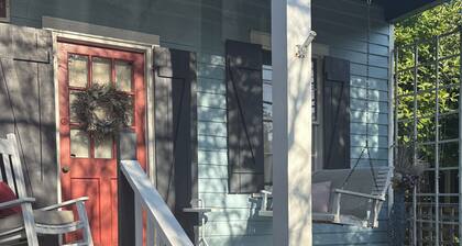 Beautiful French Creole Historical studio in downtown Pensacola.. one of a kind!