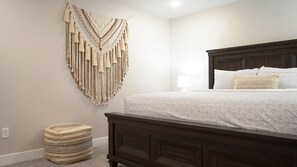 3 bedrooms, iron/ironing board, travel cot, free WiFi - 3-bedroom house in peaceful Kanab. (Kanab)