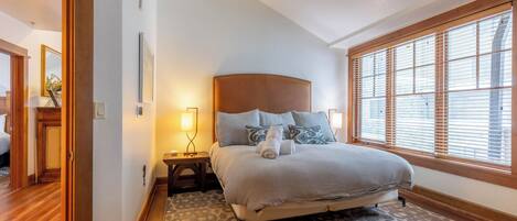 3 dormitorios, tabla de planchar con plancha, Internet y ropa de cama