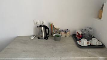 Comfort Apartment, City View | Private kitchenette