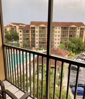 Property grounds -
Highlight Key Amenities**: Mention features like a pool, free Wi-Fi, or a game (Orlando)