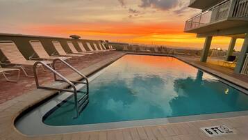 Piscine extérieure, piscine chauffée