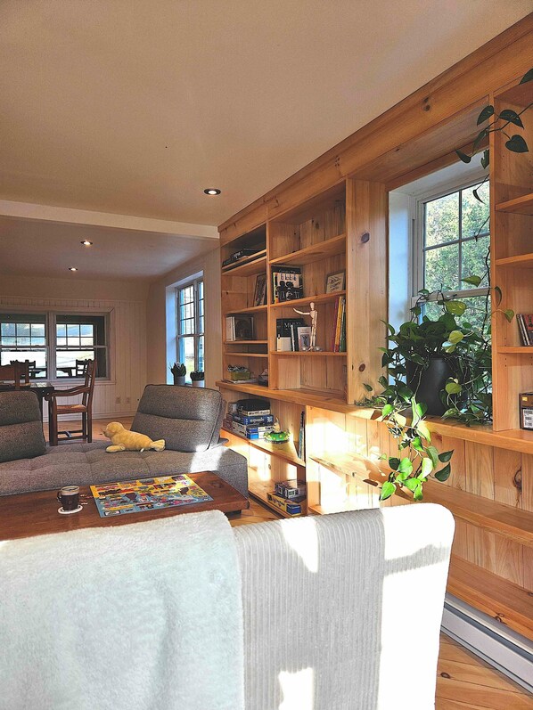 Stereo, computer monitors