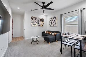 Smart TV - Hideaway: Perfect for All Stays (Phoenix)