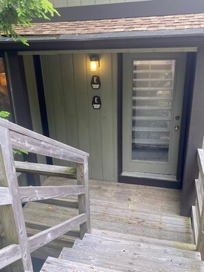 Exterior detail - Walk to Ski, Hike, Fish, Bike +
Spacious & Updated (Sugar Mountain)