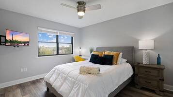 2 Schlafzimmer, Schreibtisch, Bügeleisen/Bügelbrett, WLAN