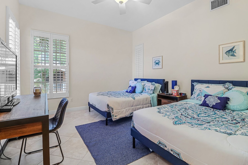 Curated visual reference: Picture Idea: Upscale Marco Island Condo With Pool Access Marco Island