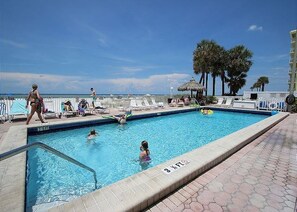 Piscine extérieure, piscine chauffée