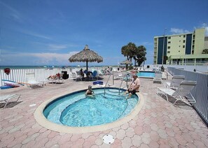 Piscine extérieure, piscine chauffée