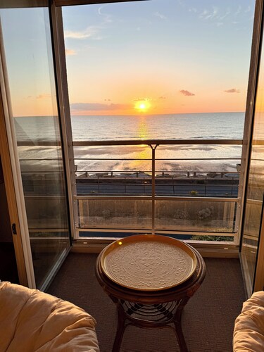 Évasion Panoramique – Vue Imprenable à Hauteville sur Mer