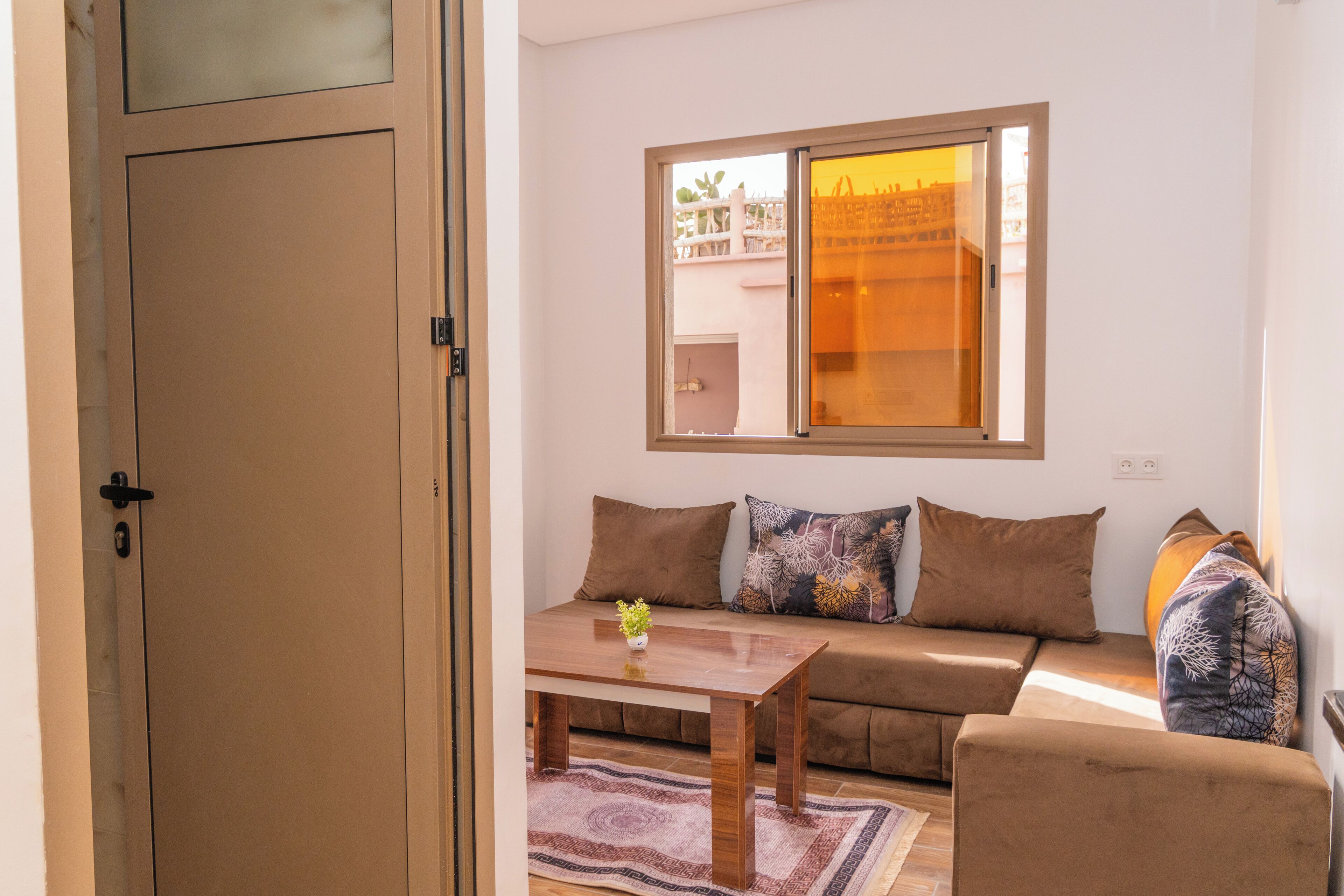 Luxury Triple Room | Living area