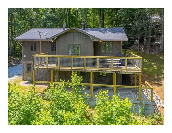 Exterior - Mountain Retreat, Fire Pit, Hiking Trails, BBQ (Otto)