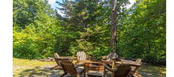 3-bedroom 2-bathroom house in peaceful Otto NC with AC