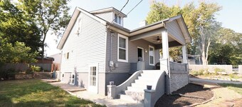 Freshly updated bungalow near Kimmswick and major highways- Prime Location