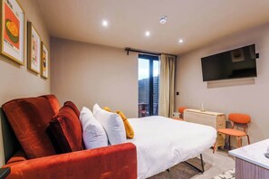 Fer et planche Ă repasser, Wi-Fi, draps fournis