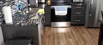 2-bedroom Luxury Private Legal Basement Suite with Private Entrance