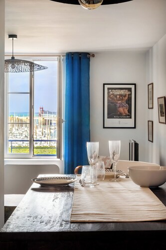 Appartement vue mer, accès direct plage, accès vieille ville à pied, wifi.