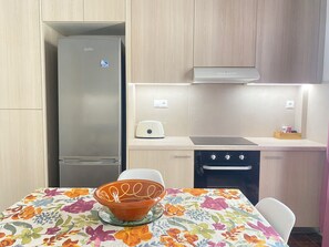 Oven, stovetop, dishwasher