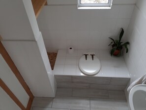 Handdukar, tvål och toalettpapper