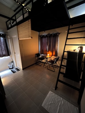 Deluxe Studio, Canal View | Laptop workspace