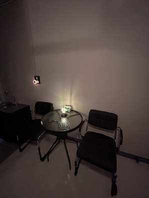 Deluxe Studio | Living area