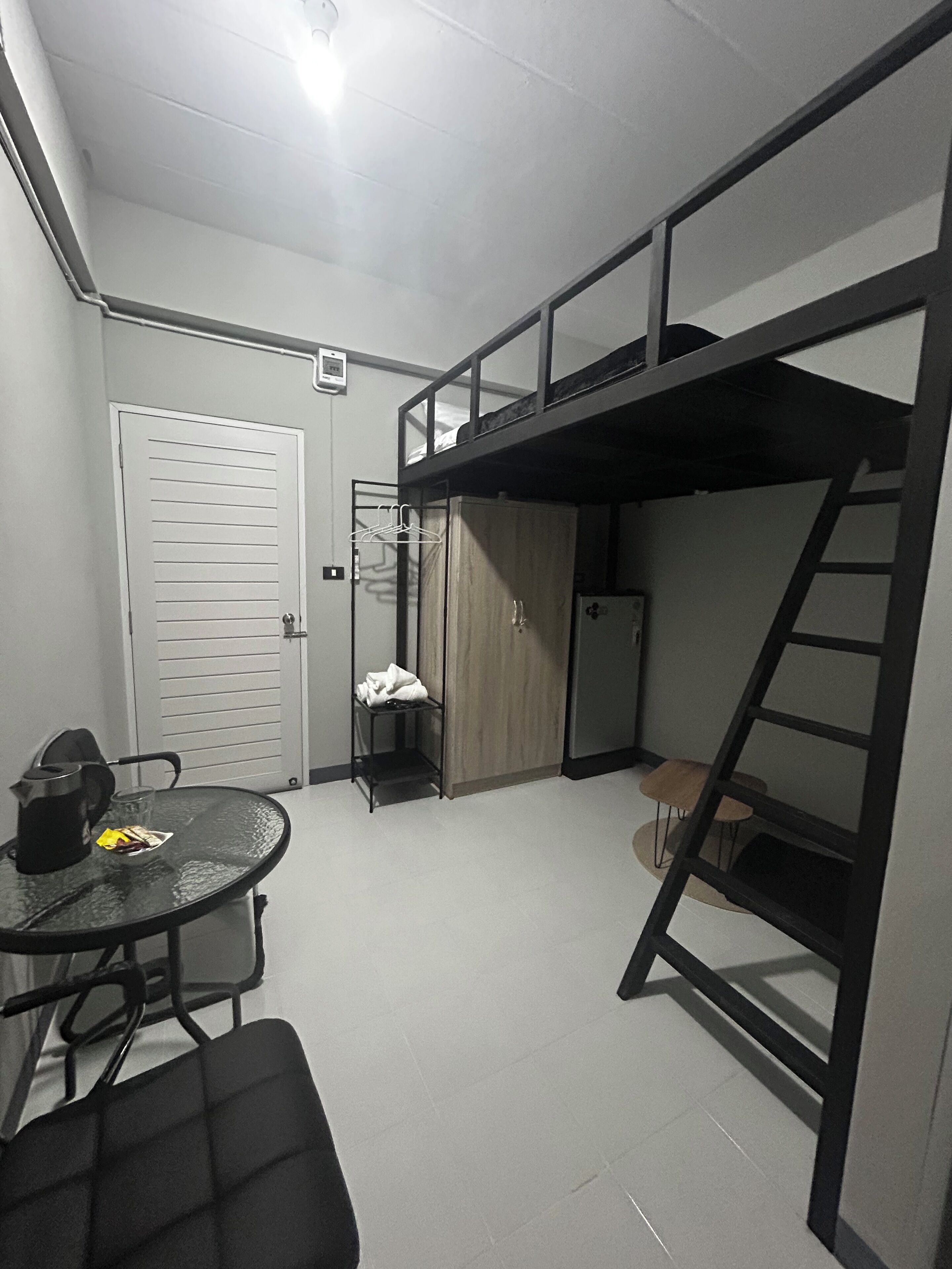 Deluxe Studio | Living area