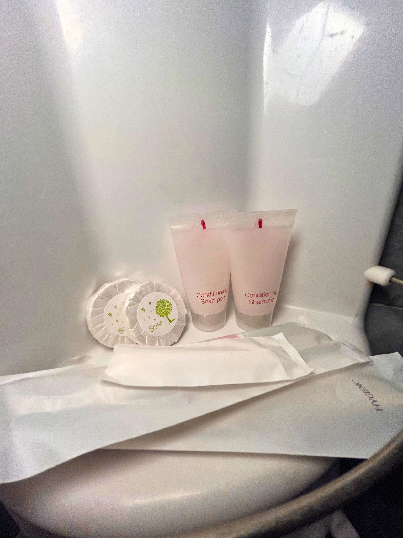 Superior Studio Suite | Laptop workspace, bed sheets