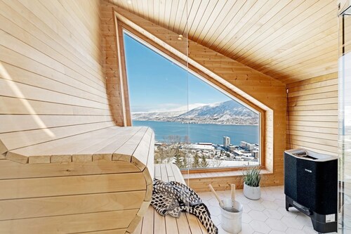 Deluxe Villa by Paramount