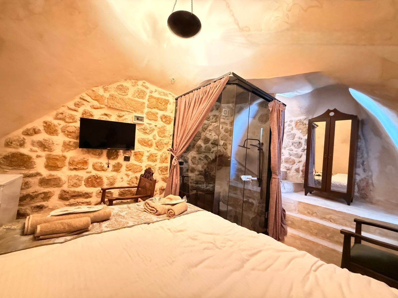 Standardzimmer, 1 Schlafzimmer | Individuell dekoriert, individuell eingerichtet, Schreibtisch