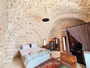 Individually decorated, individually furnished, desk, laptop workspace - MİRİSSO KONAK HOTEL MARDİN ARTUKLU (Mardin)