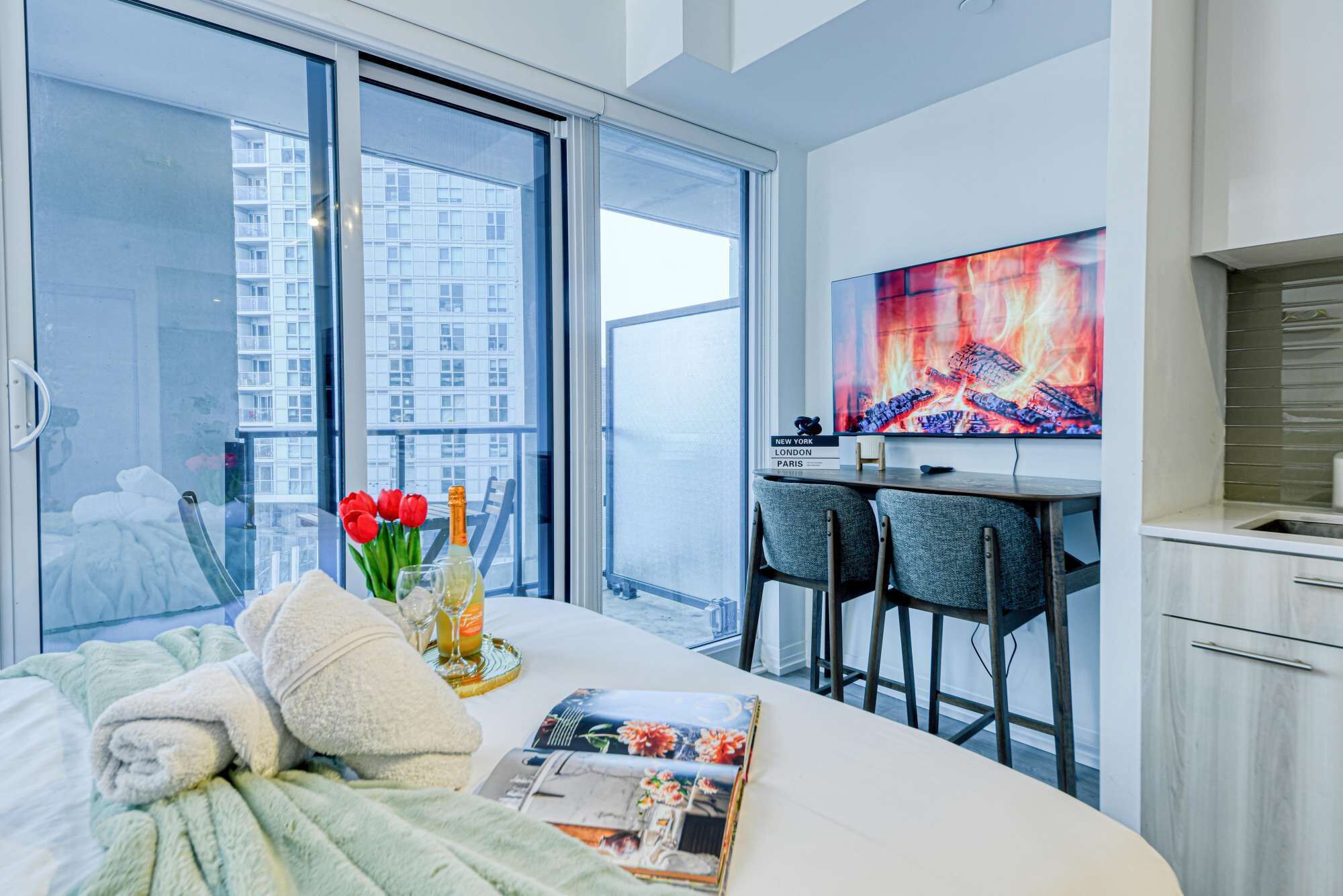 1 chambre, fer et planche à repasser, Wi-Fi, literie fournie