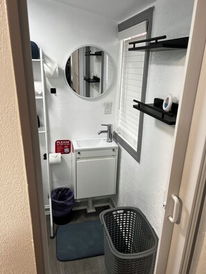 Dusche, Handtücher, Seife, Shampoo