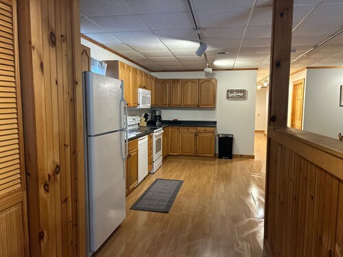 Cozy Vermont Cabin - Snowmobile, Bike, Ski & Relax