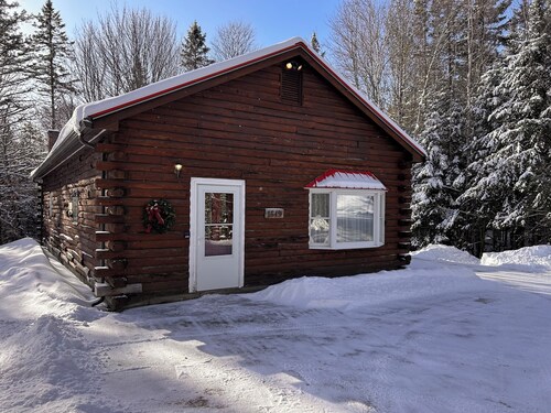 Cozy Vermont Cabin - Snowmobile, Bike, Ski & Relax
