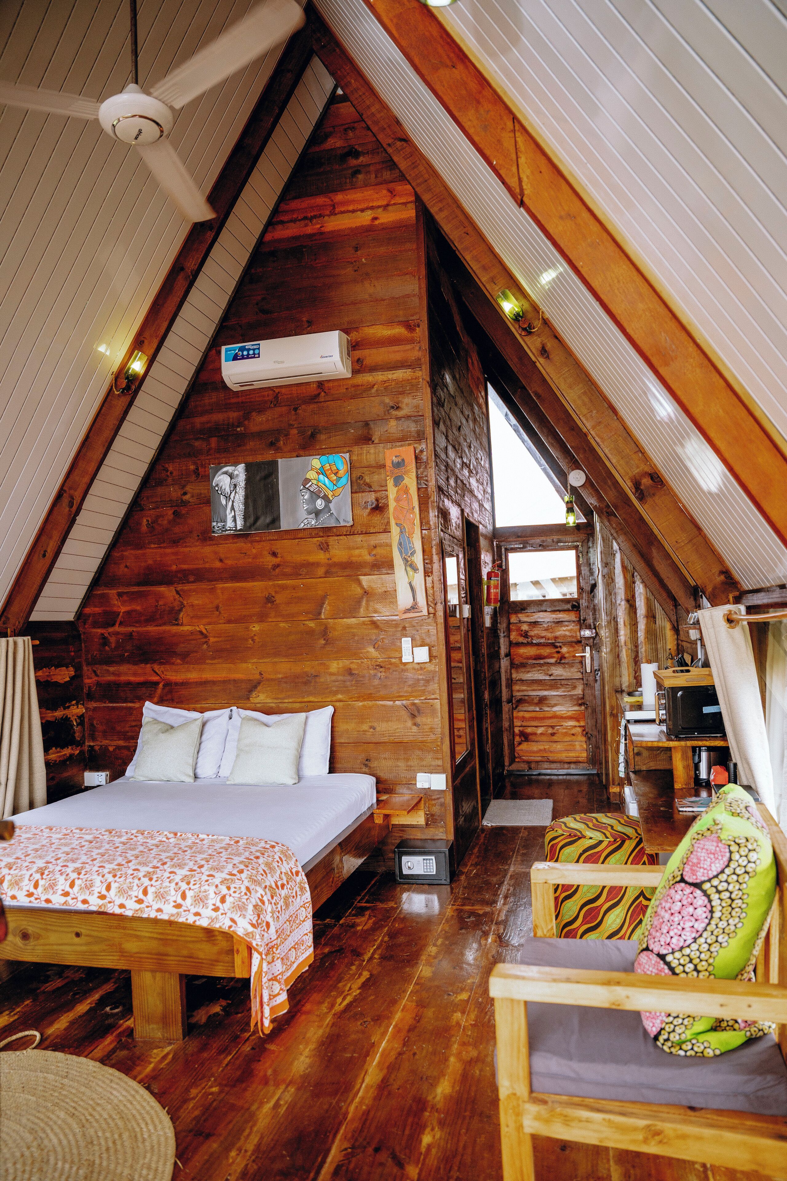 小屋 | 房內夾萬、熨斗/熨衫板、免費 Wi-Fi