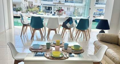 Apartment for up to 16 people with direct access to the sea in Alcossebre marina